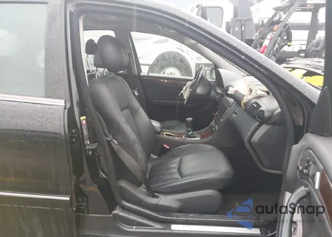 2005 Mercedes-Benz C 320 Luxury 4Matic z USA, uszkodzony, nr VIN WDBRF84J55F577715